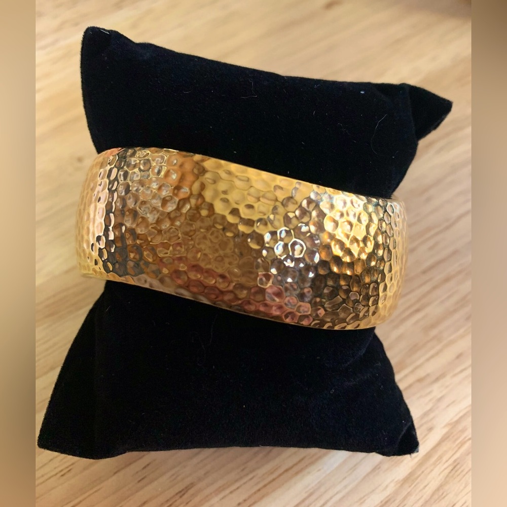 Vintage 1990's Hammered Gold Tone Hinge Bracelet